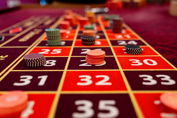 Auto Roulette table interface showing 37-number wheel, betting grid, and countdown timer